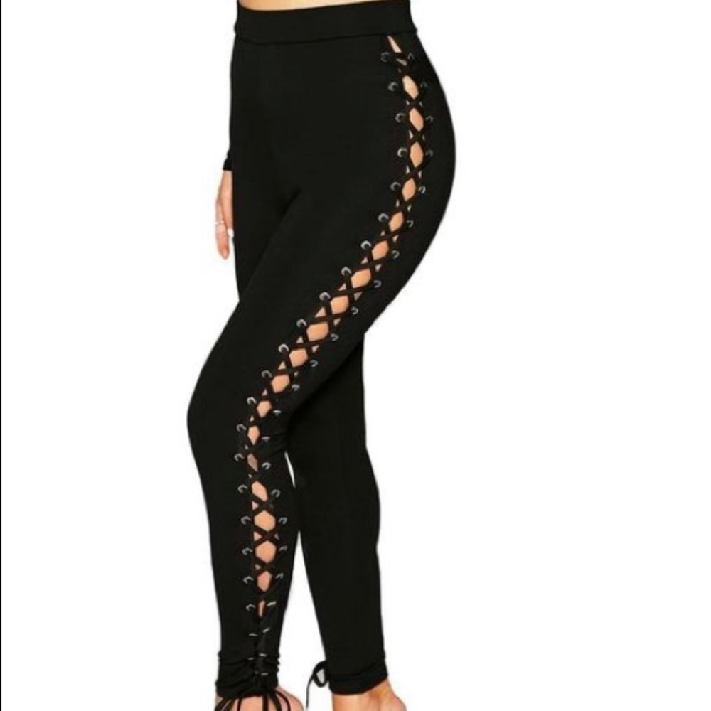 ❌SOLD❌Naked Wardrobe Side Crossed Lover Leggings